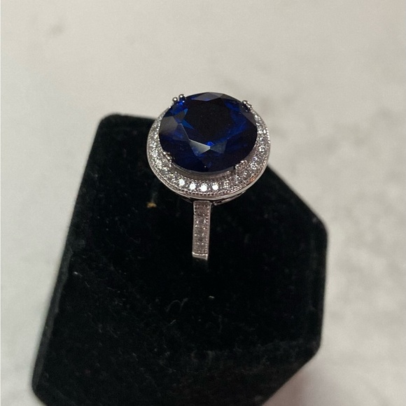 925 Silver Blue CZ Surrounded & edged with Clear CZ stones Scrolled cage Sz 7 - Picture 4 of 14